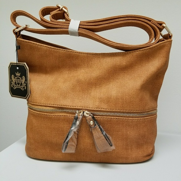 🎉1 HOUR SALE🤗Crossbody Bucket Satchel! (FIRM) - Picture 2 of 6